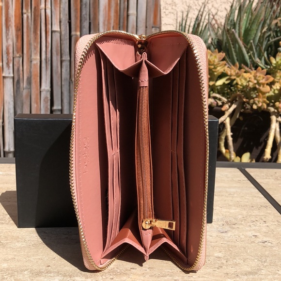 BEBE Rose Gold Sparkle Faux Leather Wristlet / Clutch / Wallet 8"x 4" - Picture 9 of 12